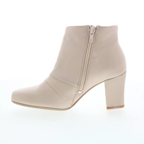 NEW MIZ MOOZ Made In Portugal Leather Haydin Booties in cream for women 825 6m3 - Picture 6 of 8